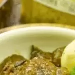 Stoverij van seitan met bruin bier en pruimen